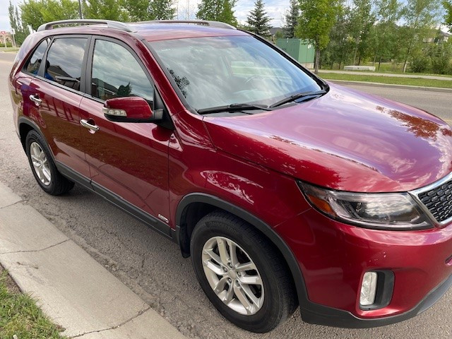 Great 2014 Kia Sorento for sale in Cars & Trucks in Calgary