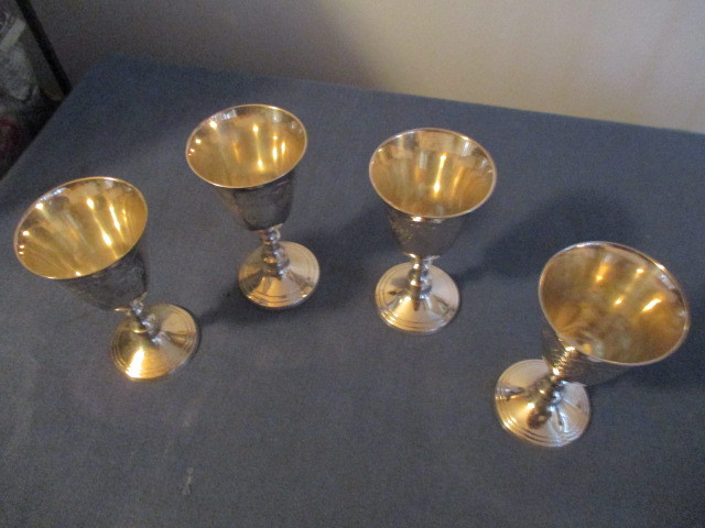 4 VINTAGE PLATED WINE GLASSES-GRAPE VINES ENGRAVED-200/S-INDIA dans Art et objets de collection  à Laval/Rive Nord - Image 4