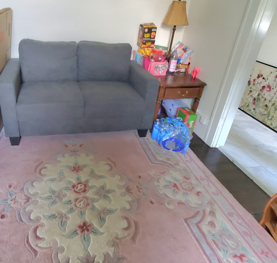Clean & Professional ~ Charming Upper Duplex 3