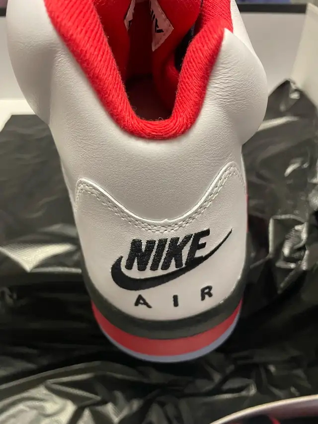 Nike Air Jordan 5 in Men's Shoes in City of Toronto - Image 10
