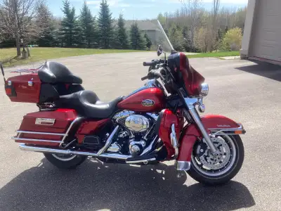 Like new condition, 103 cc, screaming eagle exhaust,
