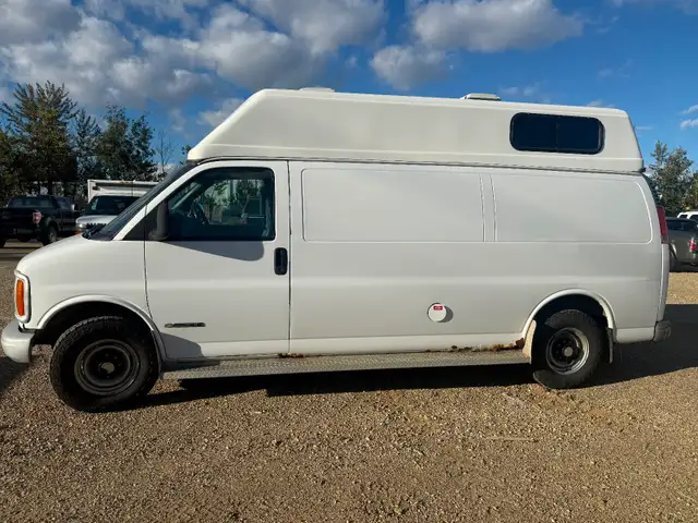 1999 CHEVY EXPRESS CARGO HIGH ROOF MOBILE SHOP OR FOOD TRUCK