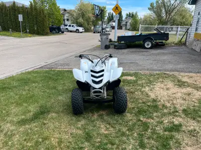 2006 Yamaha 50cc Kids Quad. Has few minor boot scratches and other then that it runs great and looks...