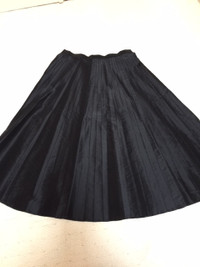 Nygard black 100% silk mid-length party skirt Size 12