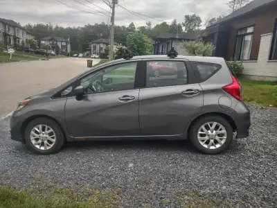 125 000 km Caméra de recul Sièges chauffants Bluetooth Barres à toit Thule incluses 4 pneus d'hiver...