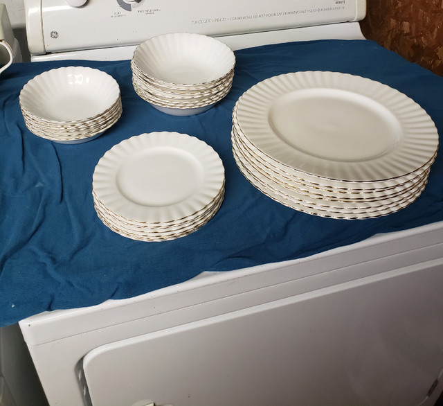 36pc Royal Albert Val Dor Bone China - Real Antique China Set in Other in St. Catharines - Image 3