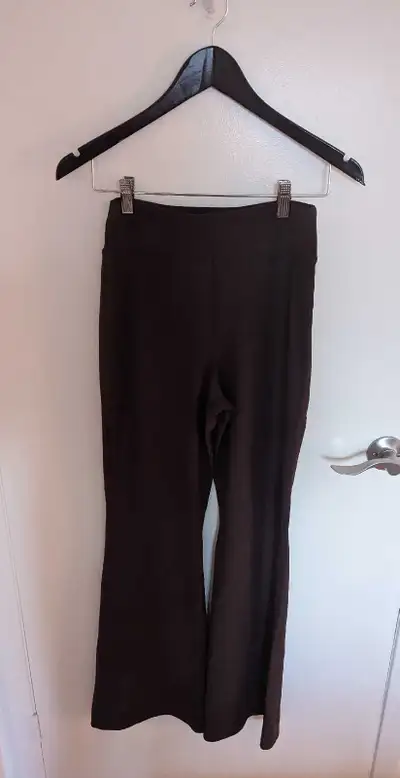 Women's Medium Brand New Yoga Pants (Old Navy), View more