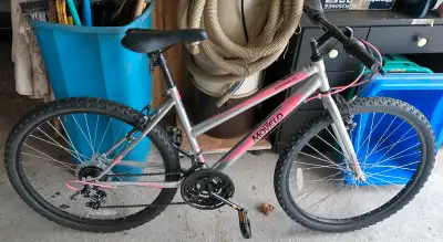 Movelo Algonquin bike. Minimally used. Works fine. Designed for a rider height greater than 152 cm (...