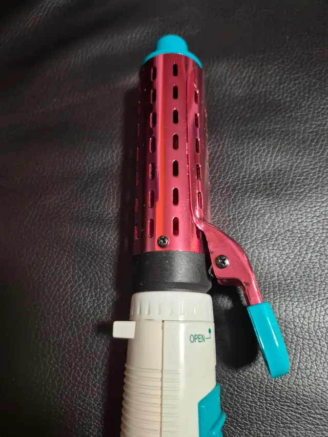 Conair curling iron - 2 settings in General Electronics in Oakville / Halton Region - Image 3