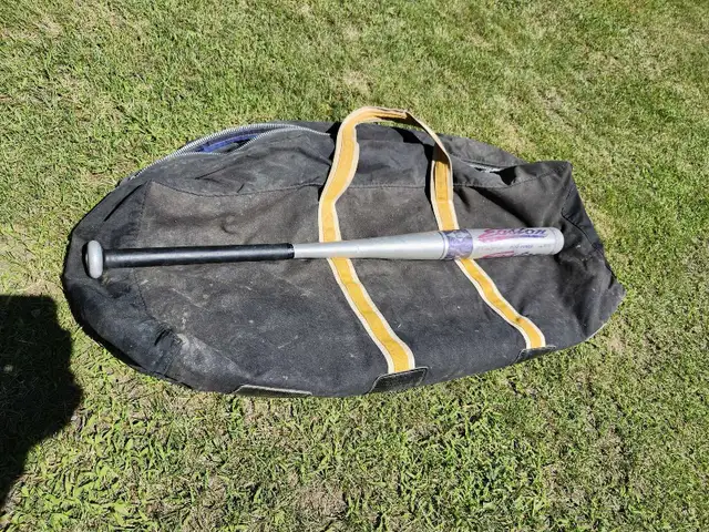 Base Ball Equipment $175.00 OBO in Sports Teams in Muskoka - Image 10