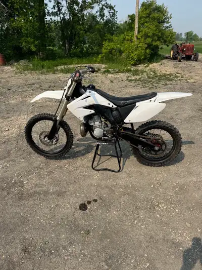 2003 CR250R Always starts well, runs and rides great. Lots of power. Recently rebuilt top end. NEW t...