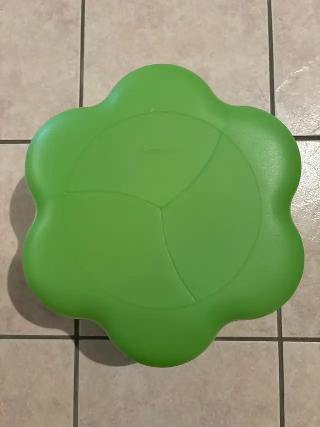Tupperware Chip and Dip Set430219743085219841