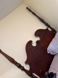 QUEEN BEDFRAME solid wood 