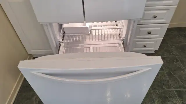 Réfrigérateur Kenmore Blanc in Refrigerators in Longueuil / South Shore - Image 5