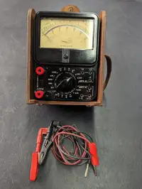 VINTAGE Simpson 635 Multimeter in case with test leads.