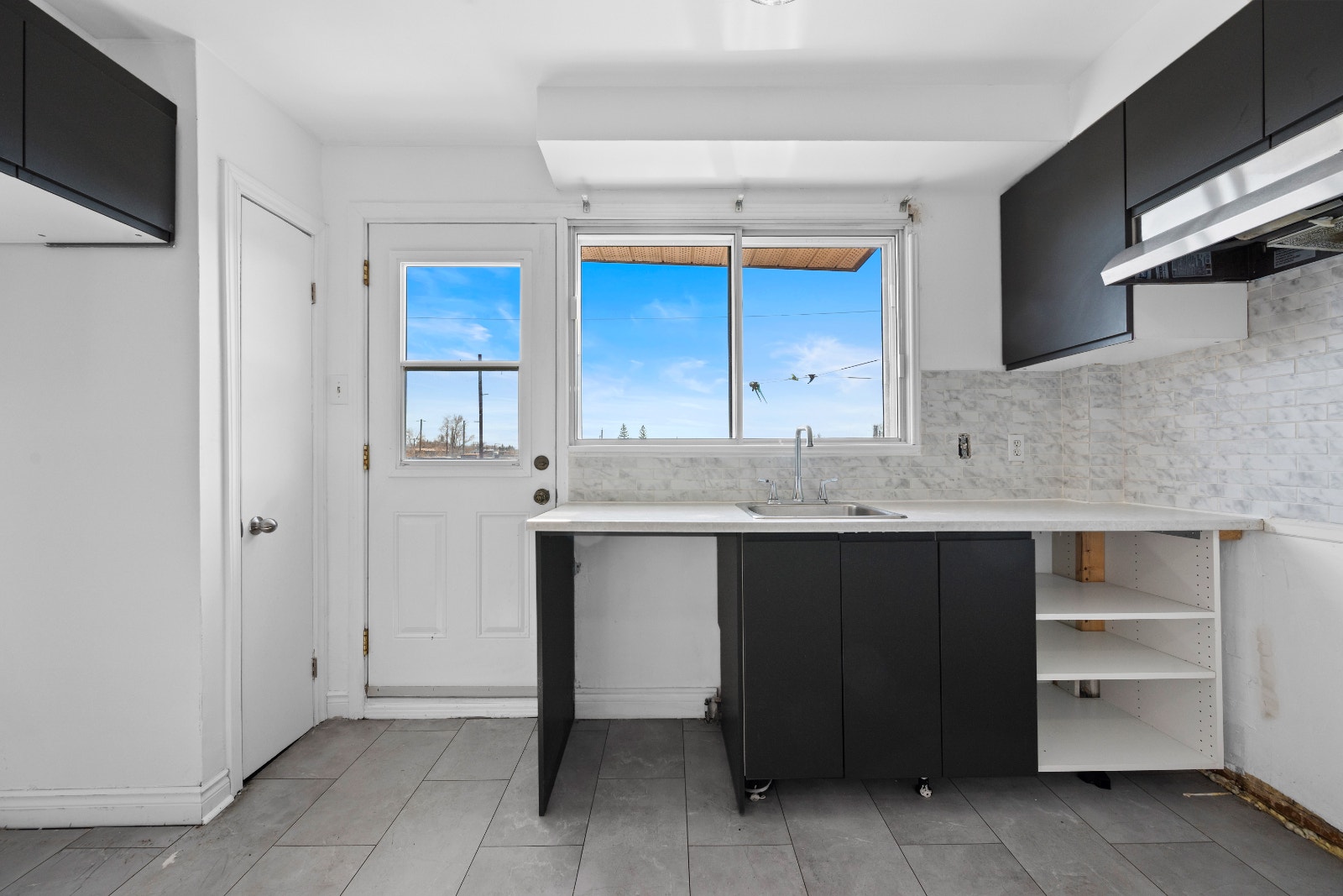 GRAND 5½ avec 3 chambres à coucher, Libre Immédiatement !! — photo 3