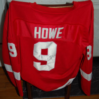 CCM Detroit Red Wings Howe #9 Jersey Size 54 Made in Canada