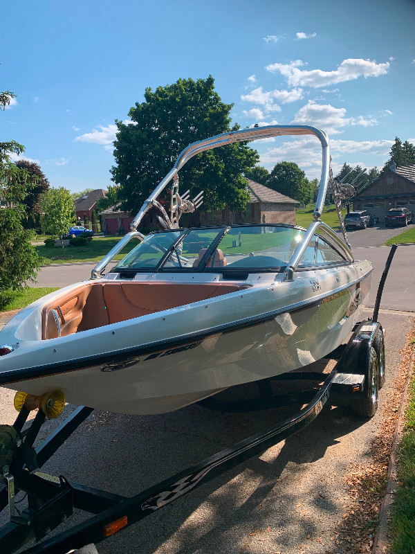 Svfara wakeboard ski boat in Powerboats & Motorboats in Mississauga / Peel Region - Image 4