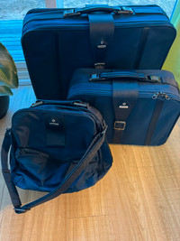 Vintage Samsonite Blue Caribbea Luggage Set - Great Shape