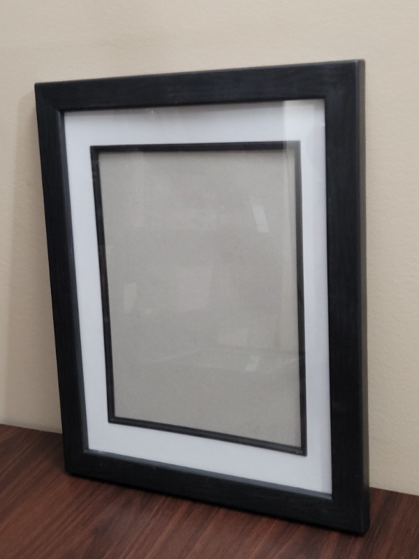 8x10'' Picture Frames (Set of 4) in Home Décor & Accents in Edmonton - Image 2