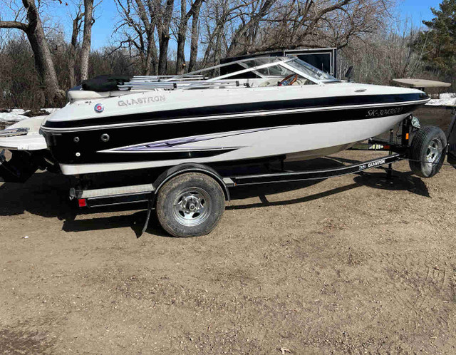 2011 glastron GT 185 S/F in Powerboats & Motorboats in Saskatoon