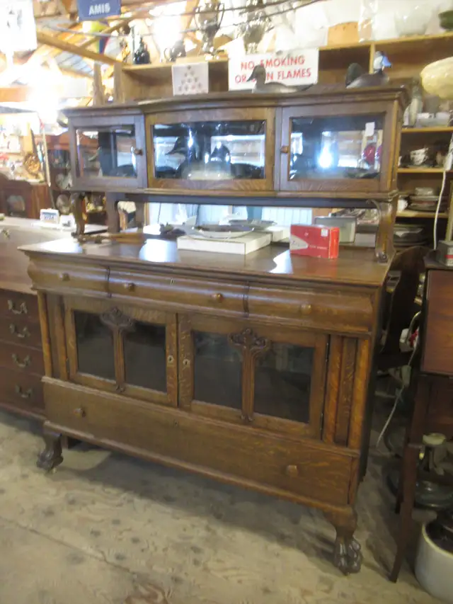 Antique : ) China Cabinets, Display or Curios Cabinets in Hutches & Display Cabinets in Winnipeg - Image 4