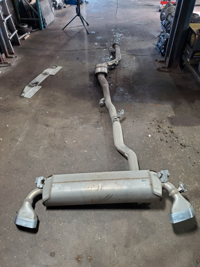BMW 530i Exhaust Stock G30 2017 - 2022 b46 oem  in Engine & Engine Parts in Mississauga / Peel Region