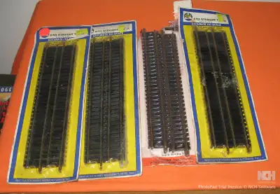 HO Gauge Model Railroad Train 4 Pack - Total 16 ea. Straight Rail Tracks per Lot - New. Old Stock. S...