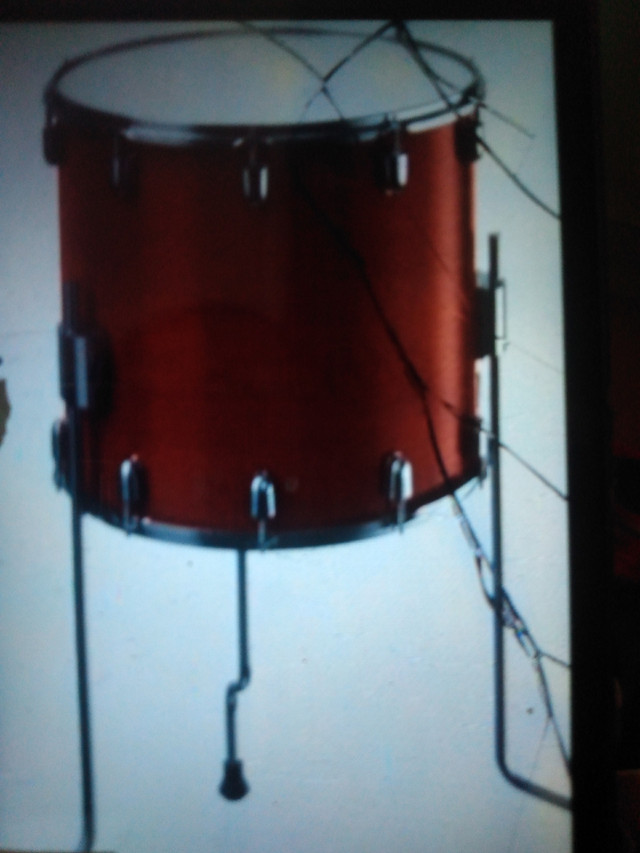 Weatherking Emperor Tom drum in Drums & Percussion in Medicine Hat