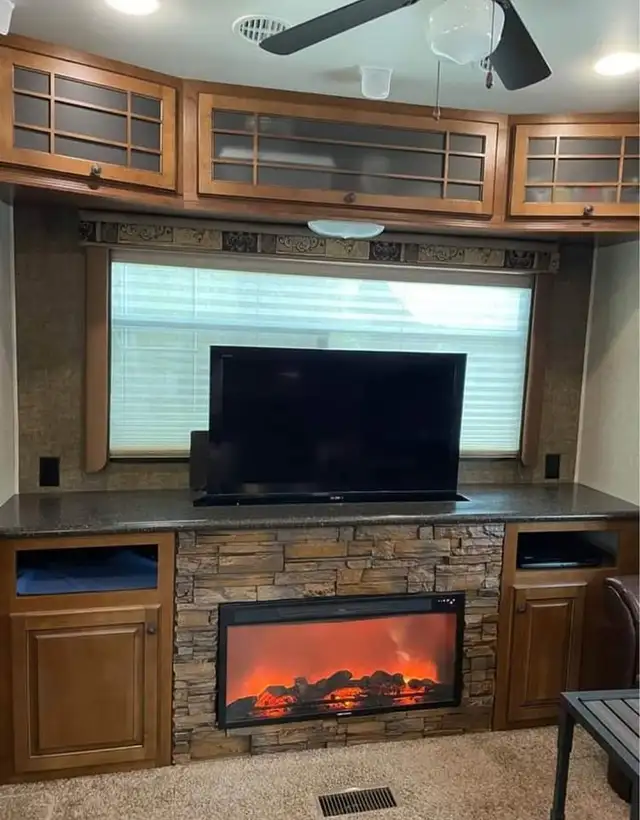 35 Foot Heartland Bighorn 3010 RE with upgrades in RVs & Motorhomes in Penticton - Image 8