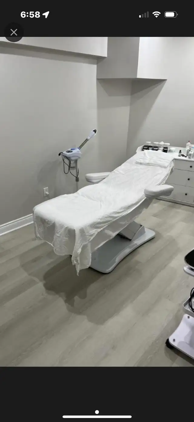 Woodbridge BEAUTY CLINIC in Commercial & Office Space for Rent in Mississauga / Peel Region - Image 11
