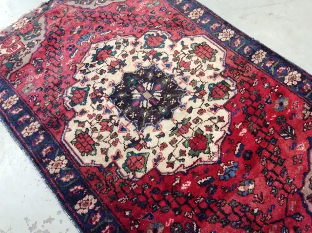 Vintage Wool Handmade Persian Rug,6.5 x 4 ft,one-of-a-kind in Rugs, Carpets & Runners in Markham / York Region - Image 3