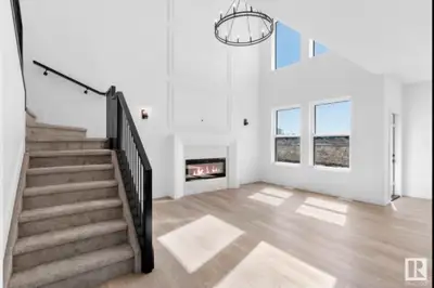 1 room for rent in newly built 2400sqft home AVAILABLE IMMEDIATELY Rent $800 DD $400 Includes -ALL u...
