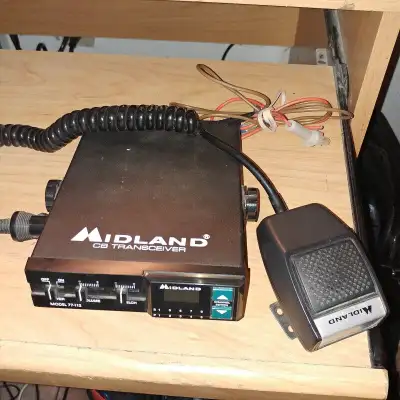 Midland CB Radio Model 77-112 With Original Microphone previously owned radio great shape!!