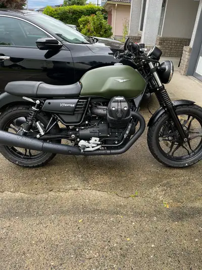 Selling my 2017 Moto Guzzi V7 III Rough in matte green with only 2,468 km. Excellent condition, gara...