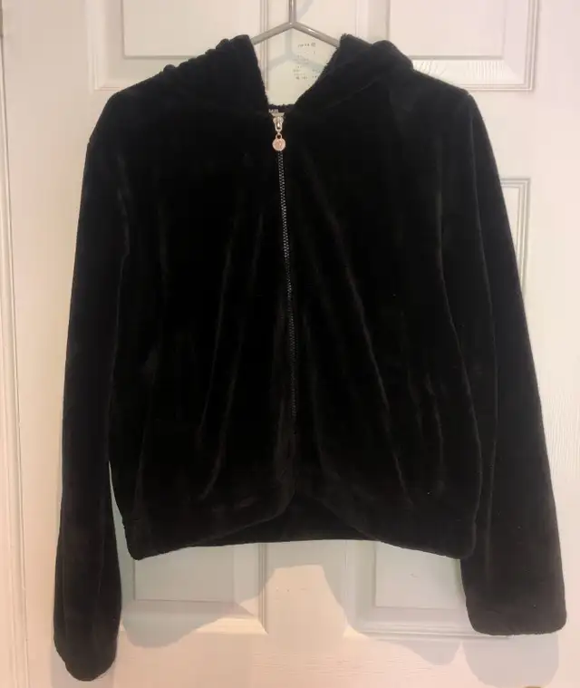 Urban Planet SMR Women’s Black Velvet Zip Up Hoodie in Women's - Tops & Outerwear in Oshawa / Durham Region - Image 2