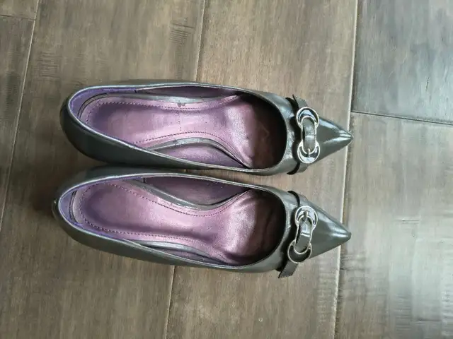 Women shoes in Women's - Shoes in Kitchener / Waterloo - Image 4