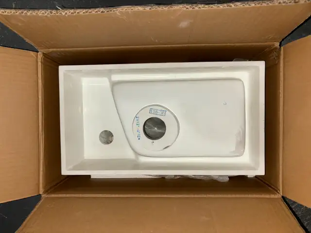 Brand new - table and 2 benches, bathroom sink, vanity62863730659331122
