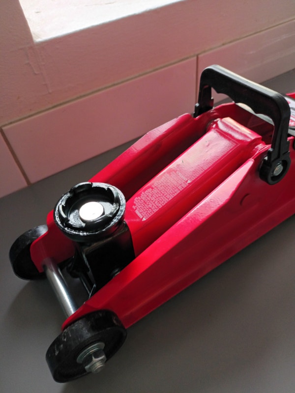 HYDRAULIC FLOOR JACK Outils à main Ville de Montréal Kijiji