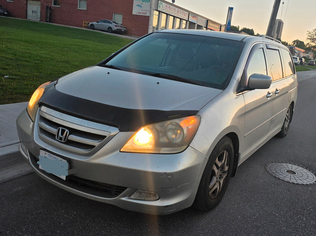 used 2007 Honda odyssey touring in Cars & Trucks in City of Toronto - Image 2