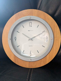 Clock (34 cm/13.5 inches)