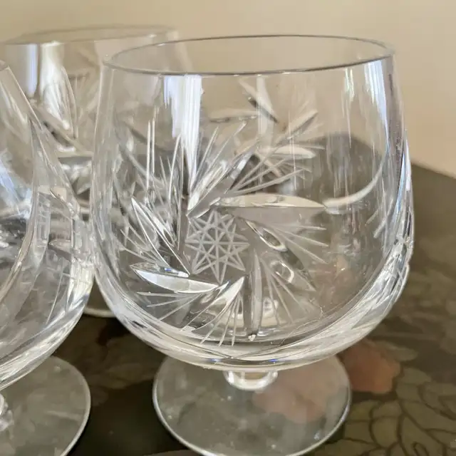 Beautiful Crystal Brandy Glasses in Kitchen & Dining Wares in City of Montréal - Image 5