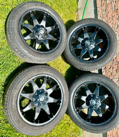 255/55/R20 wheels and tires rims KranK 20" rims, came off my F150 Will fit most 6 bolt trucks (Ford,...