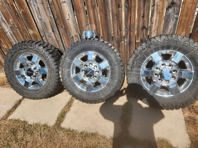 80-85% haida mud and snow on 8 bolt Denali rims 33/12.5/18  in Tires & Rims in Fort McMurray