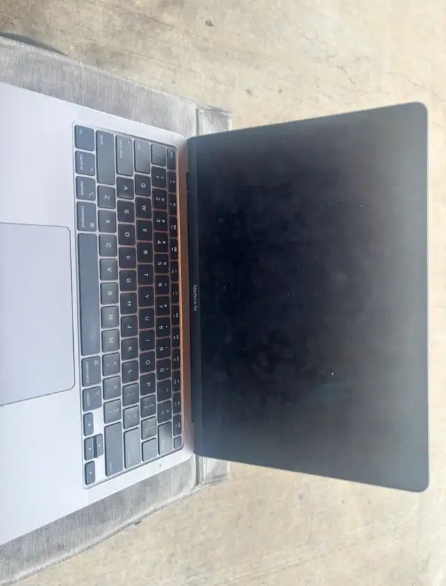 2020 Apple MacBook Air with 1.1GHz