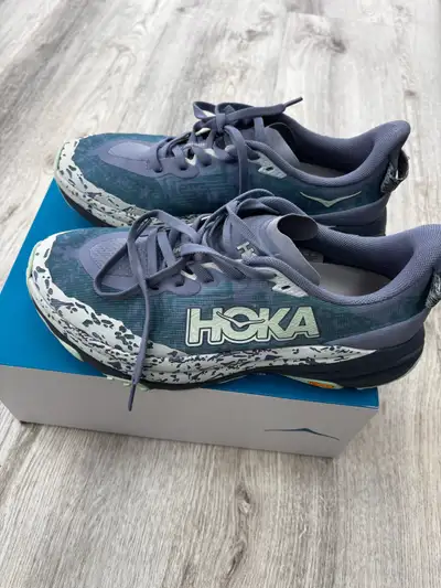Hoka Speedgoat 6 - Women’s size 8.5, View more