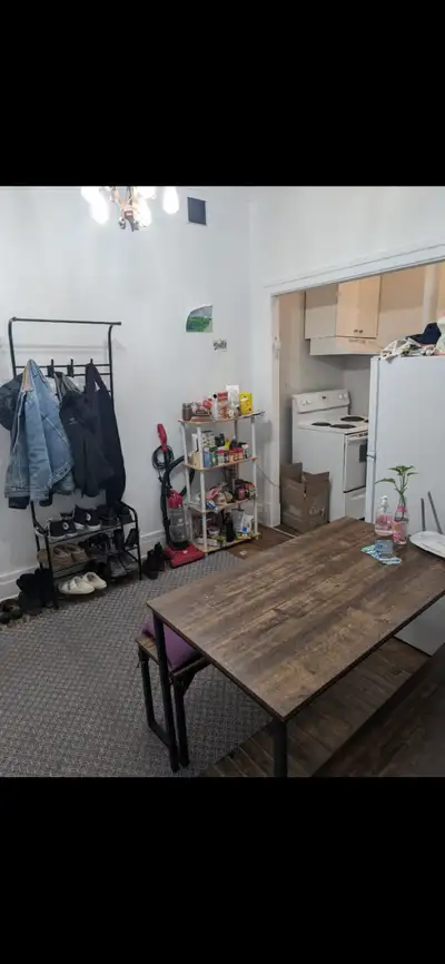 Furnished, 2 bedrooms apartment in downtown, walking distance to the universities and colleges. Heat...