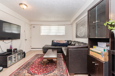 3 ½ lumineux – demi sous-sol – Saint-Léonard - disponible à partir du 1er mai Appartement bien situé...