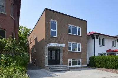 Att: Second year students and above seeking year-round residency. One bedroom in a fully furnished 3...