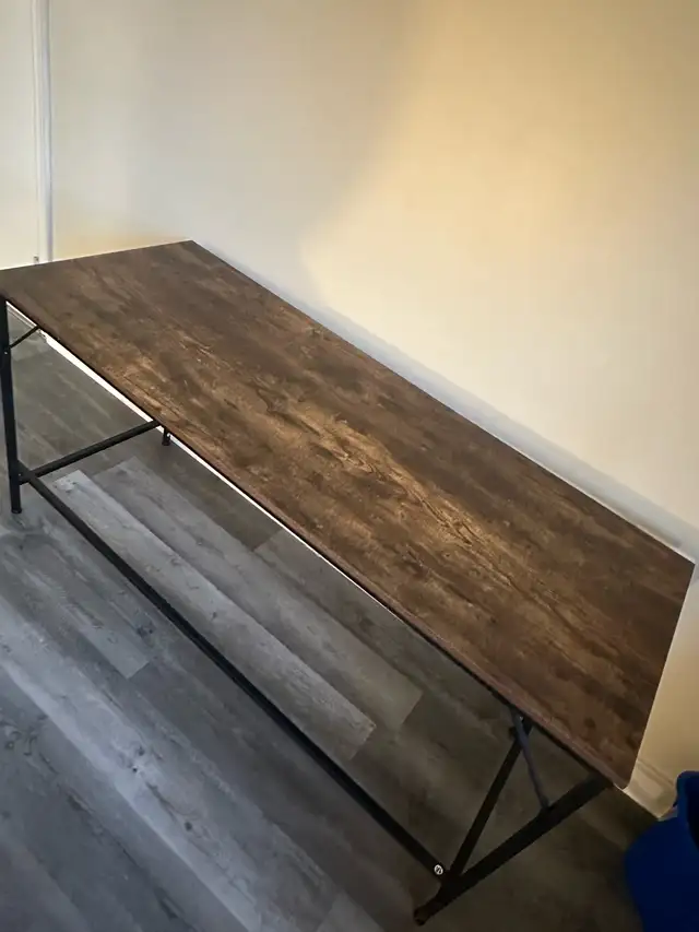 Front room table  in Dining Tables & Sets in City of Halifax - Image 2